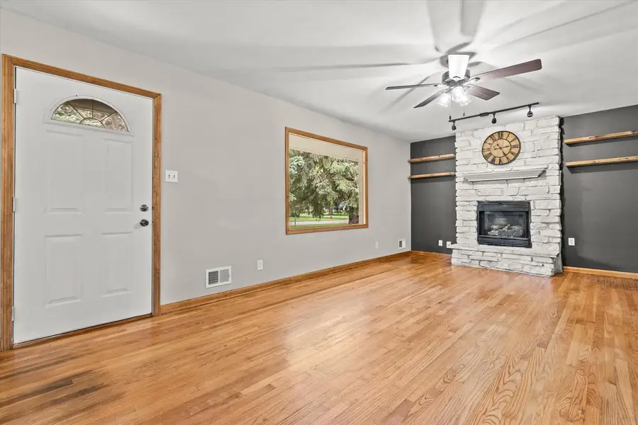 N64W14161 Lincoln LANE, Menomonee Falls, WI 53051 - #2