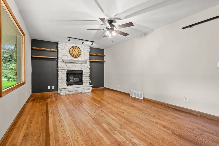N64W14161 Lincoln LANE, Menomonee Falls, WI 53051 - #3