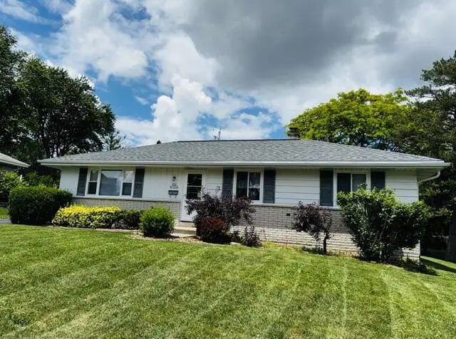 N92W17274 Forest DRIVE, Menomonee Falls, WI 53051 - #3