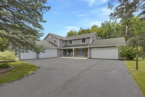 N30W23511 Greenfield COURT, Pewaukee, WI 53072