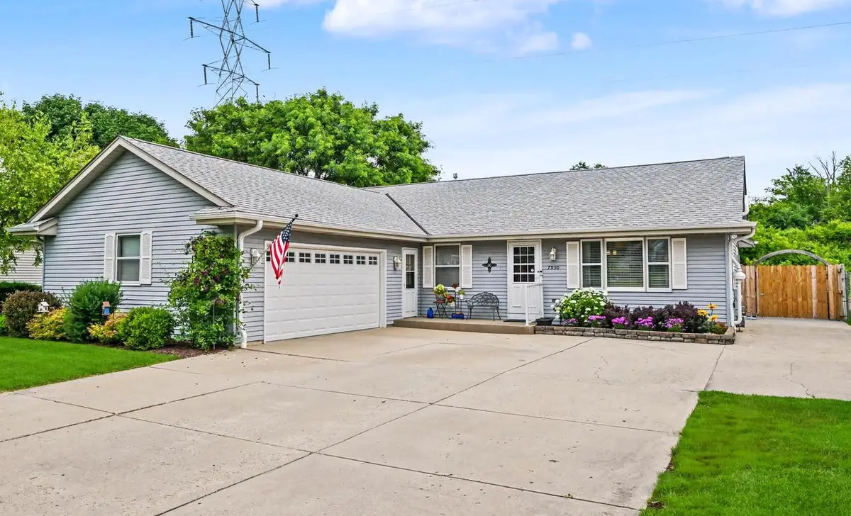 7950 S Cecily DRIVE, Oak Creek, WI 53154 - #1