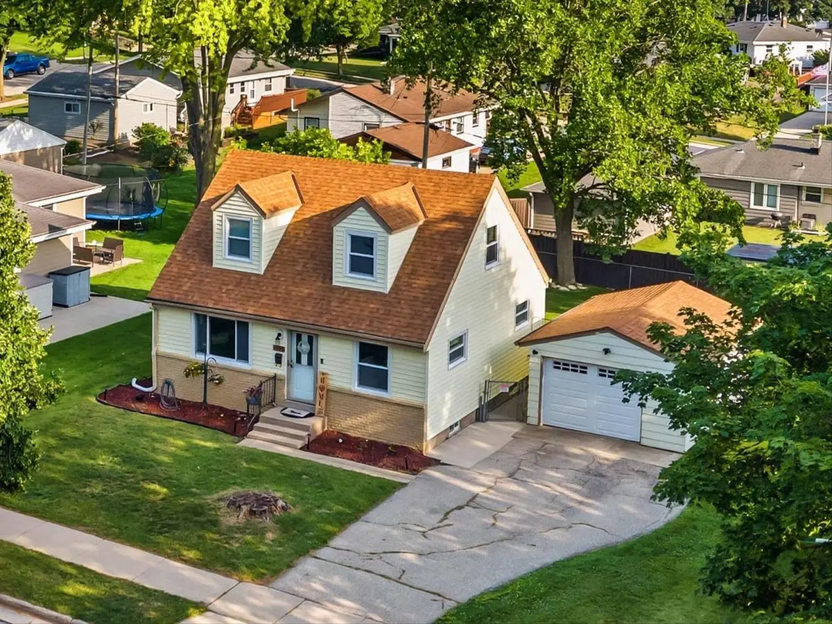 1115 Lawndale AVENUE, Waukesha, WI 53188 - #1