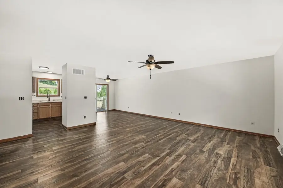 585 Ashley AVENUE, Port Washington, WI 53074 - #3