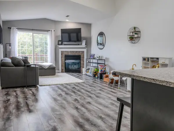 N17W26873 E Fieldhack DRIVE #G, Pewaukee, WI 53072
