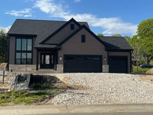 W251N2459 Valleyview CIRCLE, Pewaukee, WI 53072 - #1