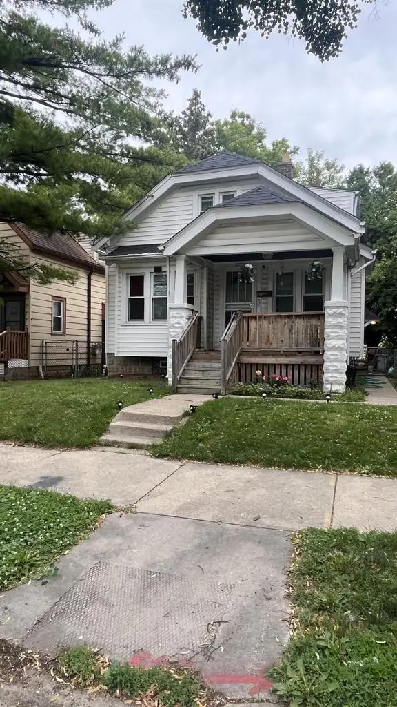 4232 W Auer AVENUE, Milwaukee, WI 53216