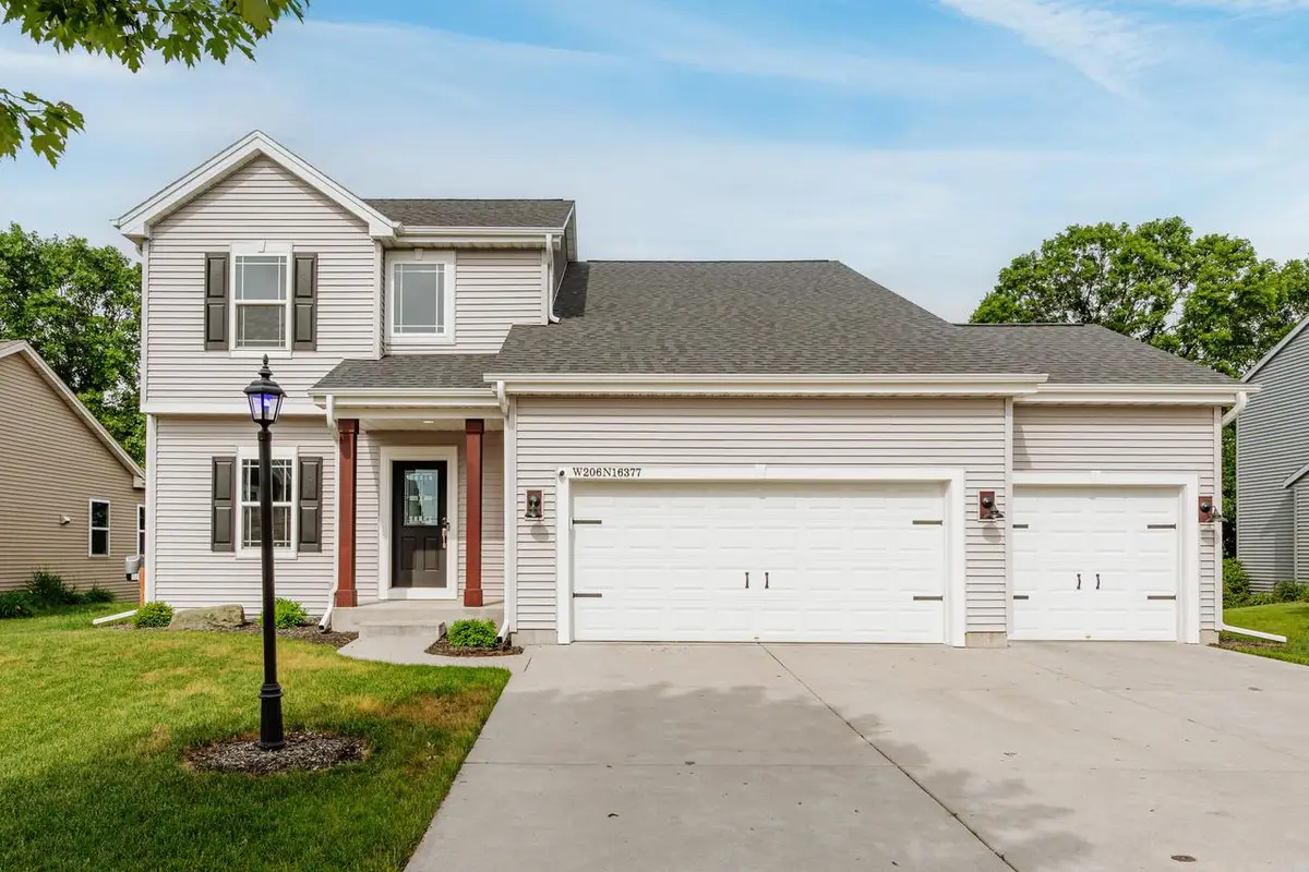 W206N16377 Marshland DRIVE, Jackson, WI 53037 - #1
