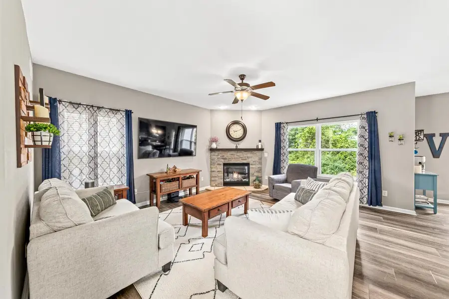 W206N16377 Marshland DRIVE, Jackson, WI 53037 - #2