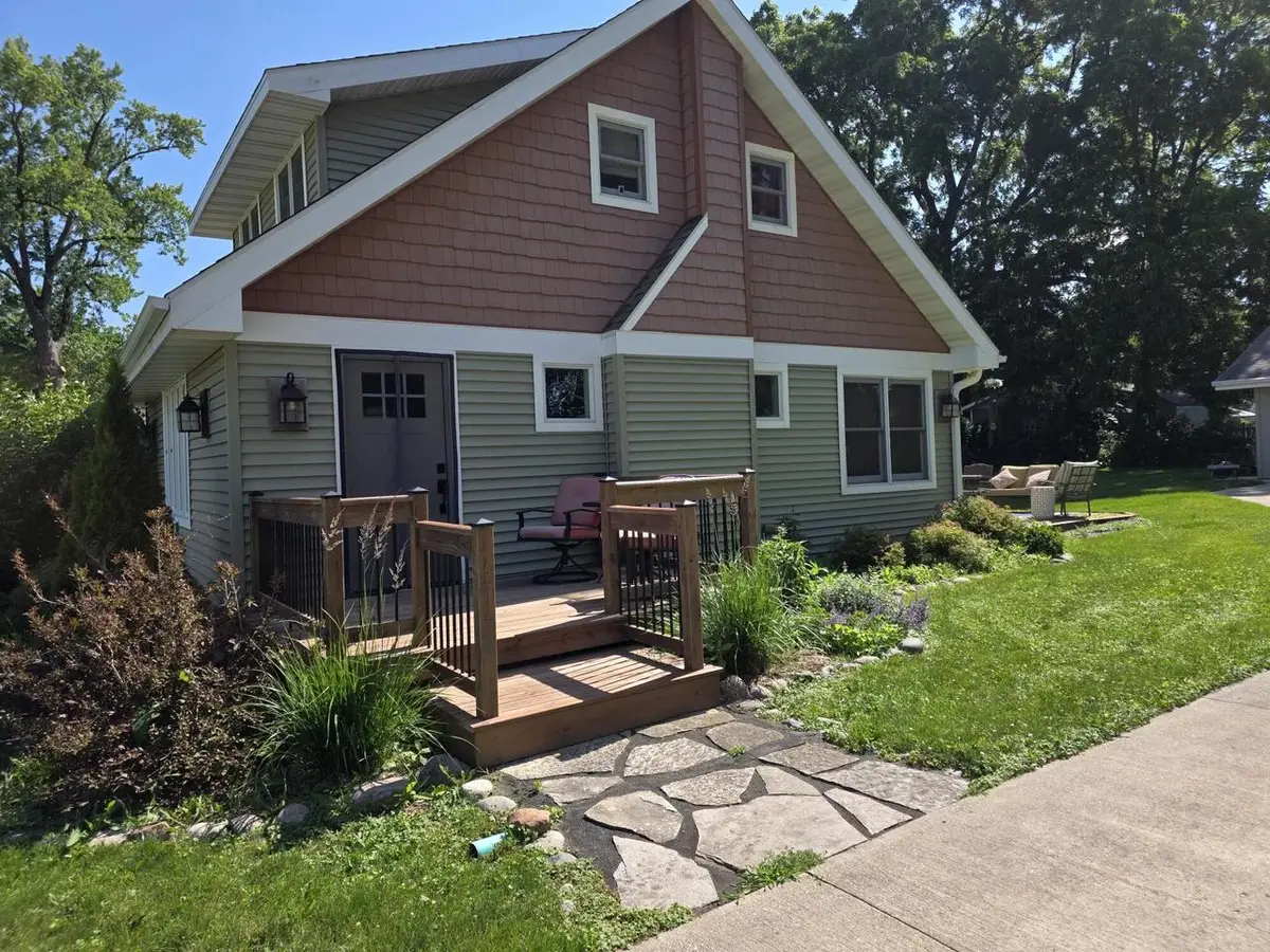 4117 Lake AVENUE, Delavan, WI 53115 - #1