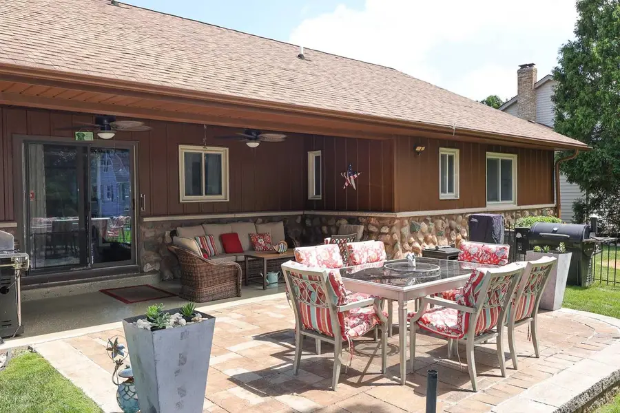 8035 W Bruss LANE, Franklin, WI 53132 - #3