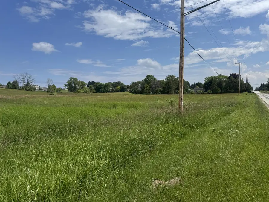 1261 N WESTVIEW STREET, Cleveland, WI 53015 - #3