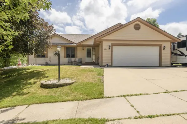 2605 Campfire CROSSING, Waukesha, WI 53189