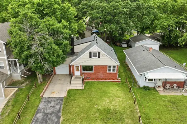 920 N Grandview BOULEVARD, Waukesha, WI 53188
