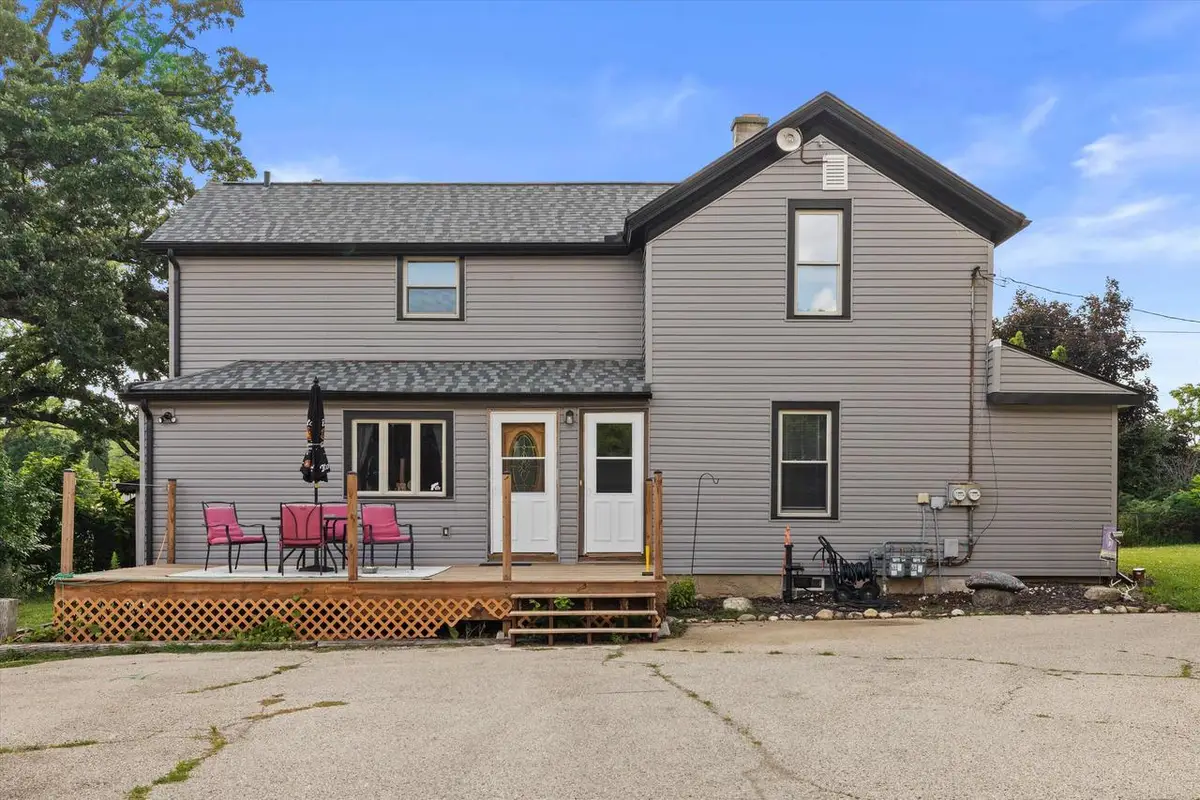 5402 Northwest HIGHWAY, Waterford, WI 53185 - #1