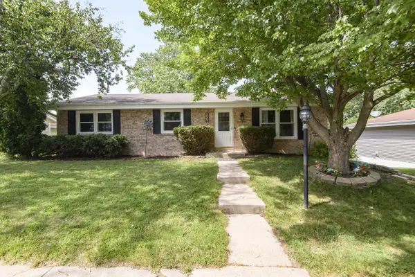 2002 Dixie DRIVE, Waukesha, WI 53189