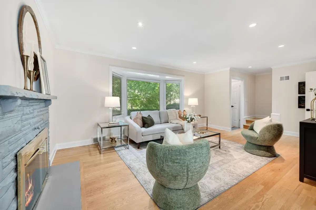 6261 N Bay Ridge AVENUE, Whitefish Bay, WI 53217 - #1