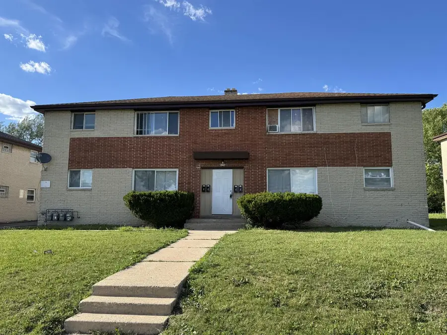 8754 W Carmen AVENUE, Milwaukee, WI 53225 - #2