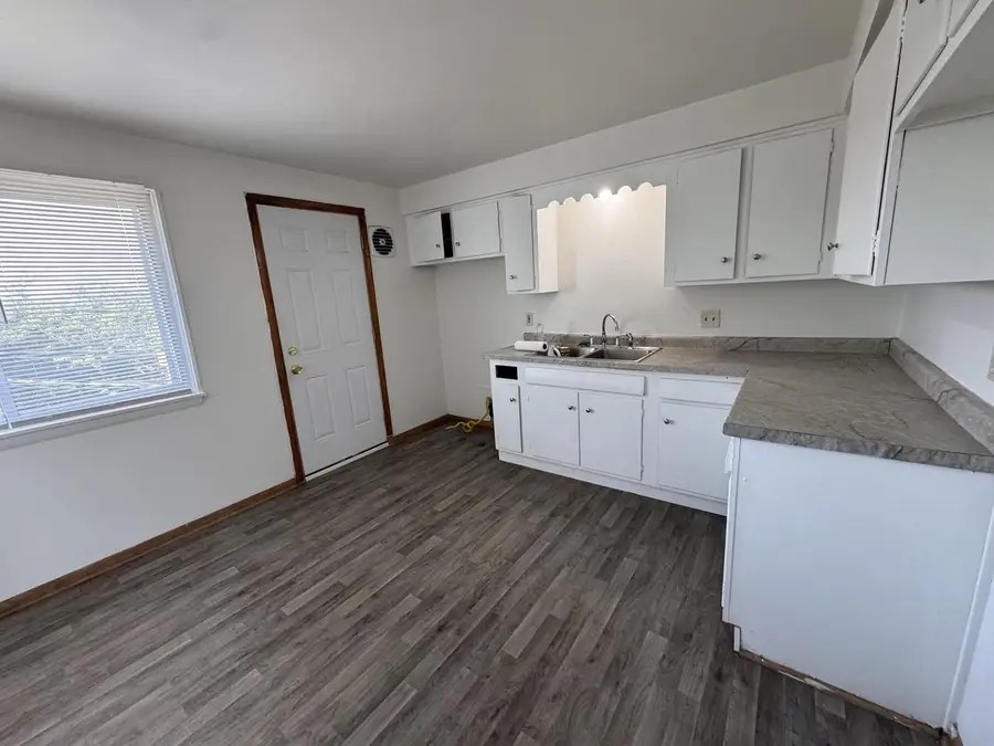 8754 W Carmen AVENUE, Milwaukee, WI 53225 - #3