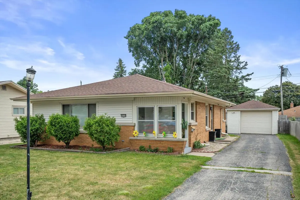 4050 N 81st STREET, Milwaukee, WI 53222 - #1