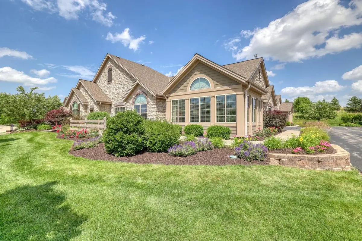 W250N5002 William DRIVE, Pewaukee, WI 53072 - #1