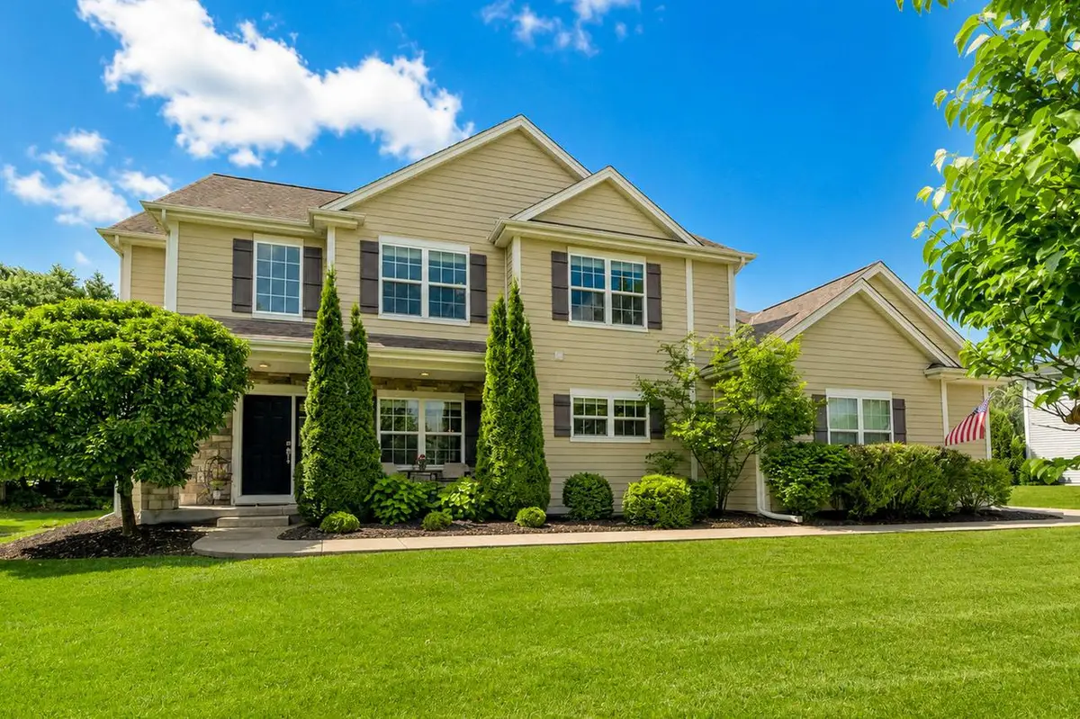 7201 W River Birch DRIVE, Mequon, WI 53092 - #1