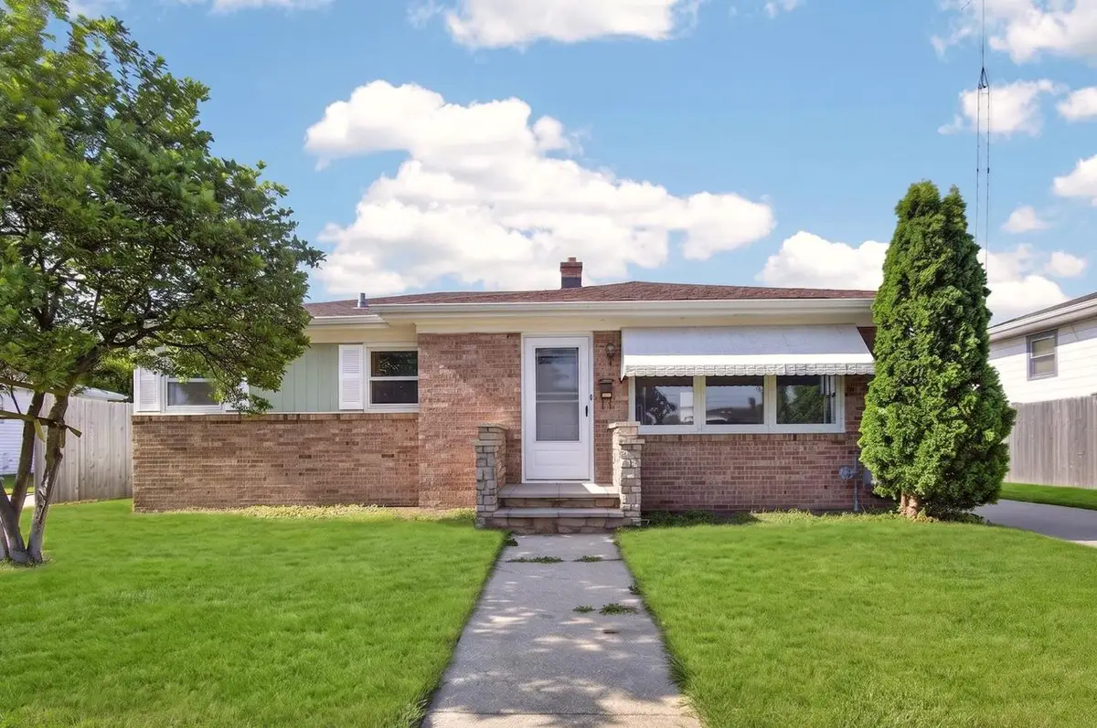 1008 Saxony DRIVE, Racine, WI 53402 - #1