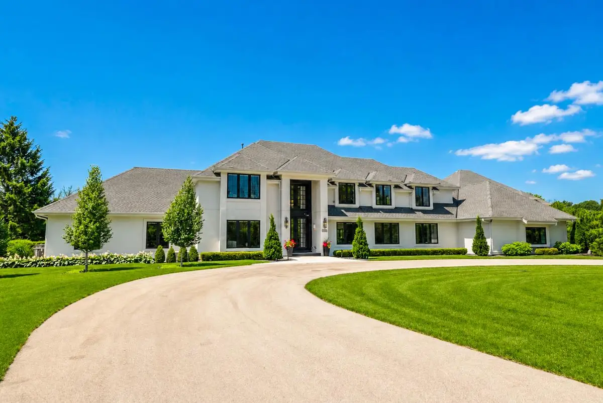 8615 N Dean CIRCLE, River Hills, WI 53217 - #1
