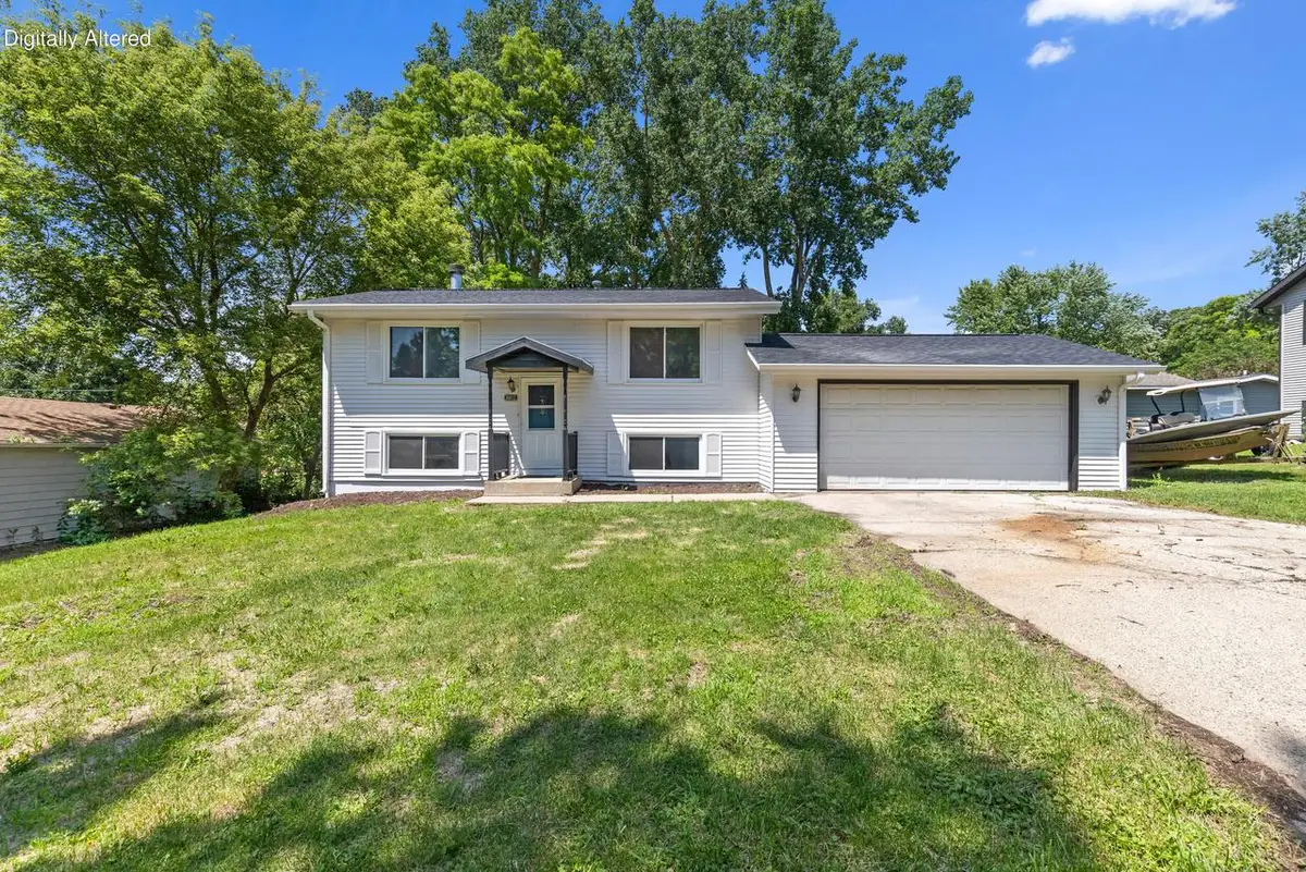 30012 Meadow DRIVE, Burlington, WI 53105 - #1