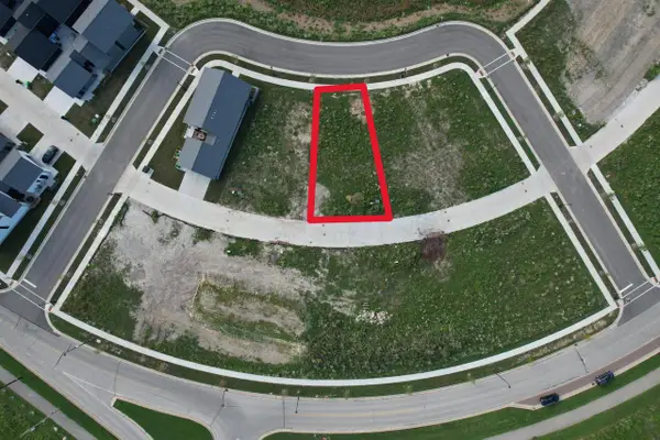 9451 S CYPRESS PLACE, Oak Creek, WI 53154