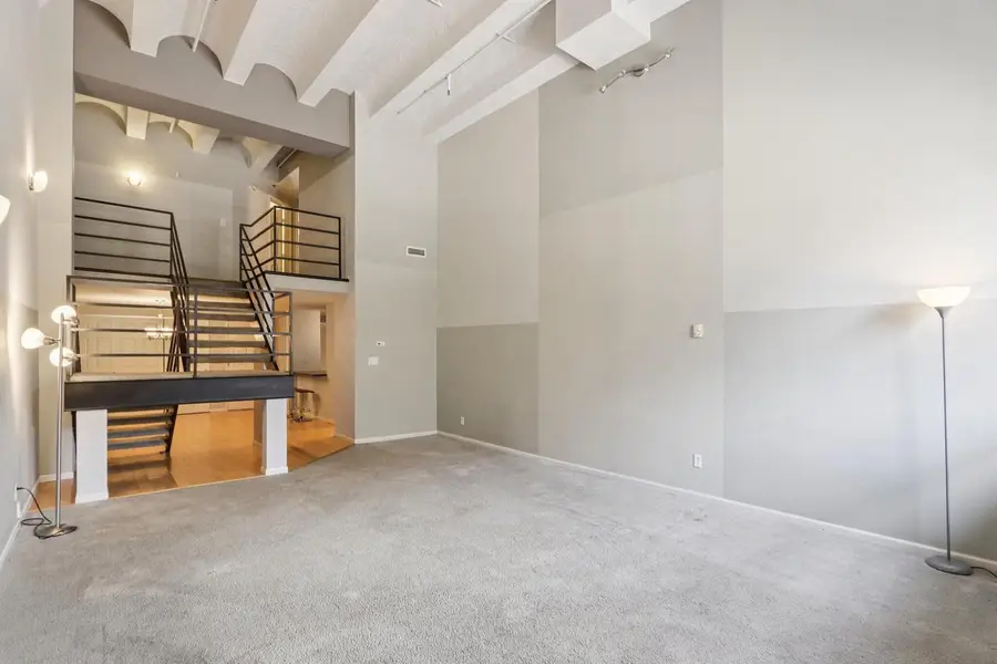 270 E Highland AVENUE #223, Milwaukee, WI 53202 - #2