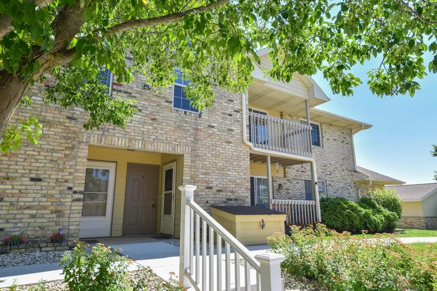 4835 Easy STREET #7, Milwaukee, WI 53209 - #3