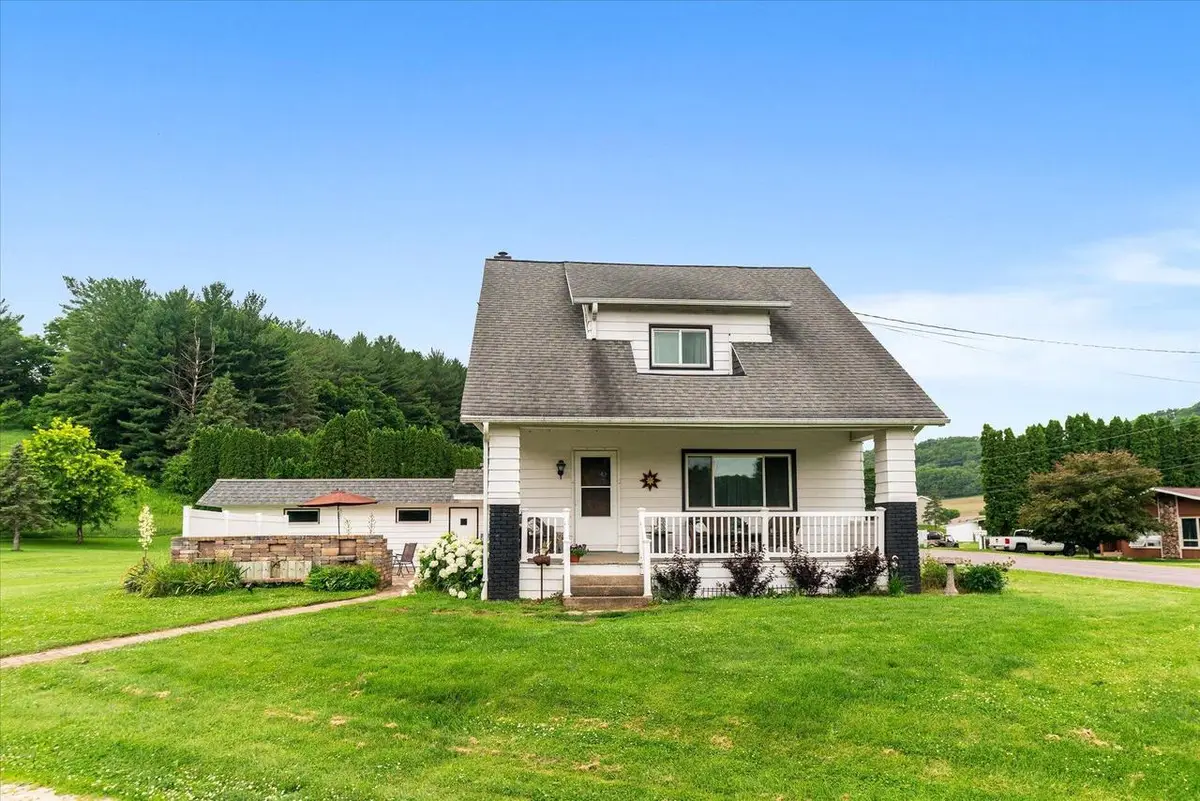 25176 County Hwy Y, Richland Center, WI 53581 - #1