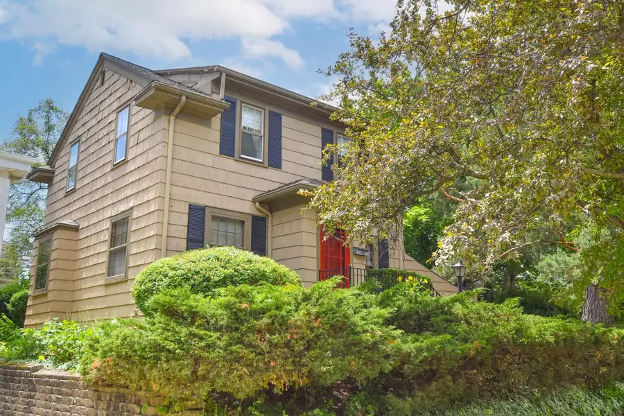 7011 W Garfield AVENUE, Wauwatosa, WI 53213 - #2