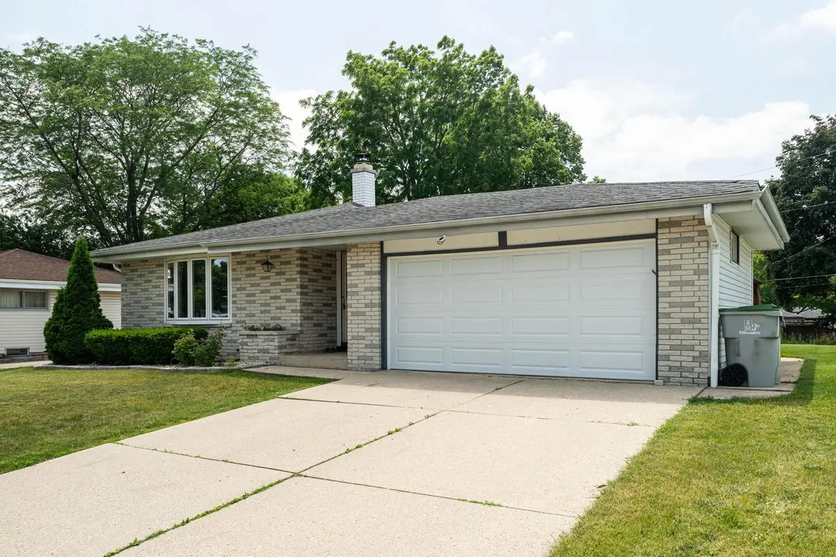 8625 W Petersik STREET, Milwaukee, WI 53224 - #1