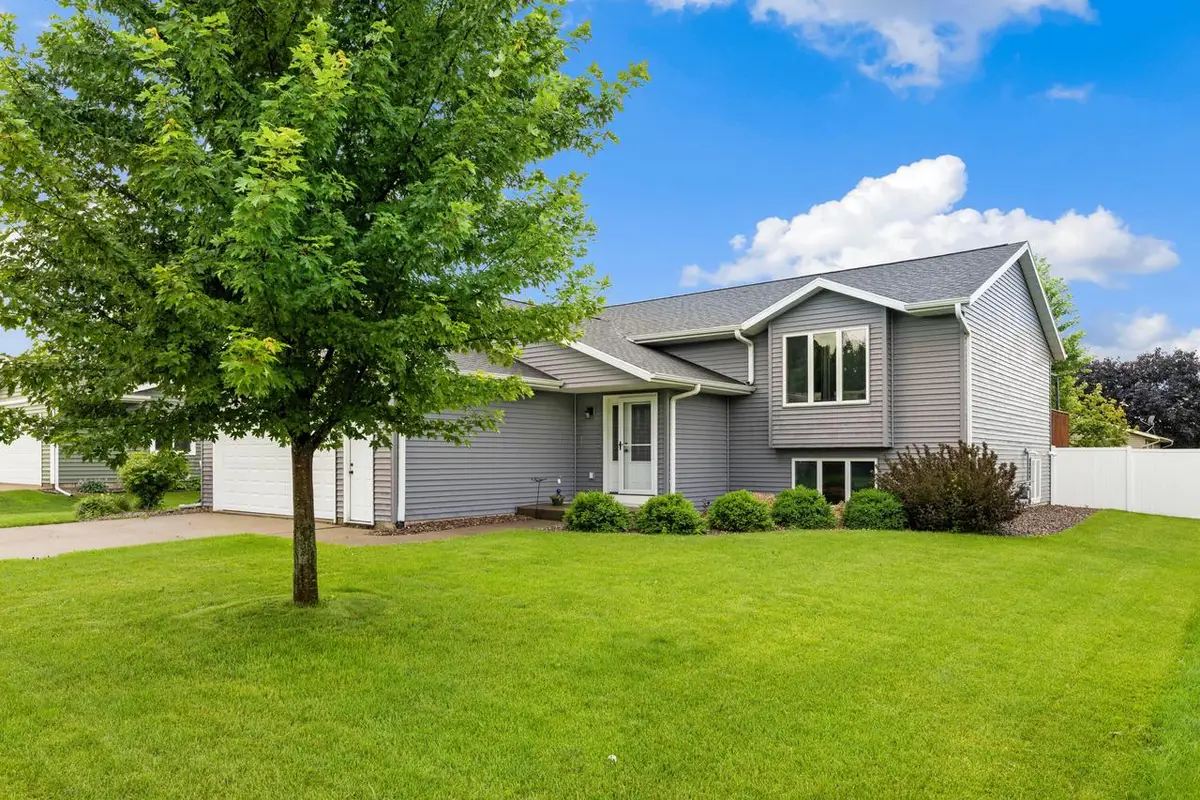 430 Lee DRIVE, West Salem, WI 54669 - #1