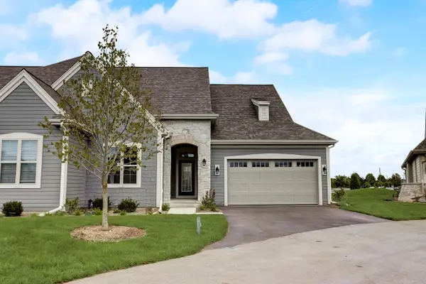 1614 Belmont LANE #35B, Oconomowoc, WI 53066