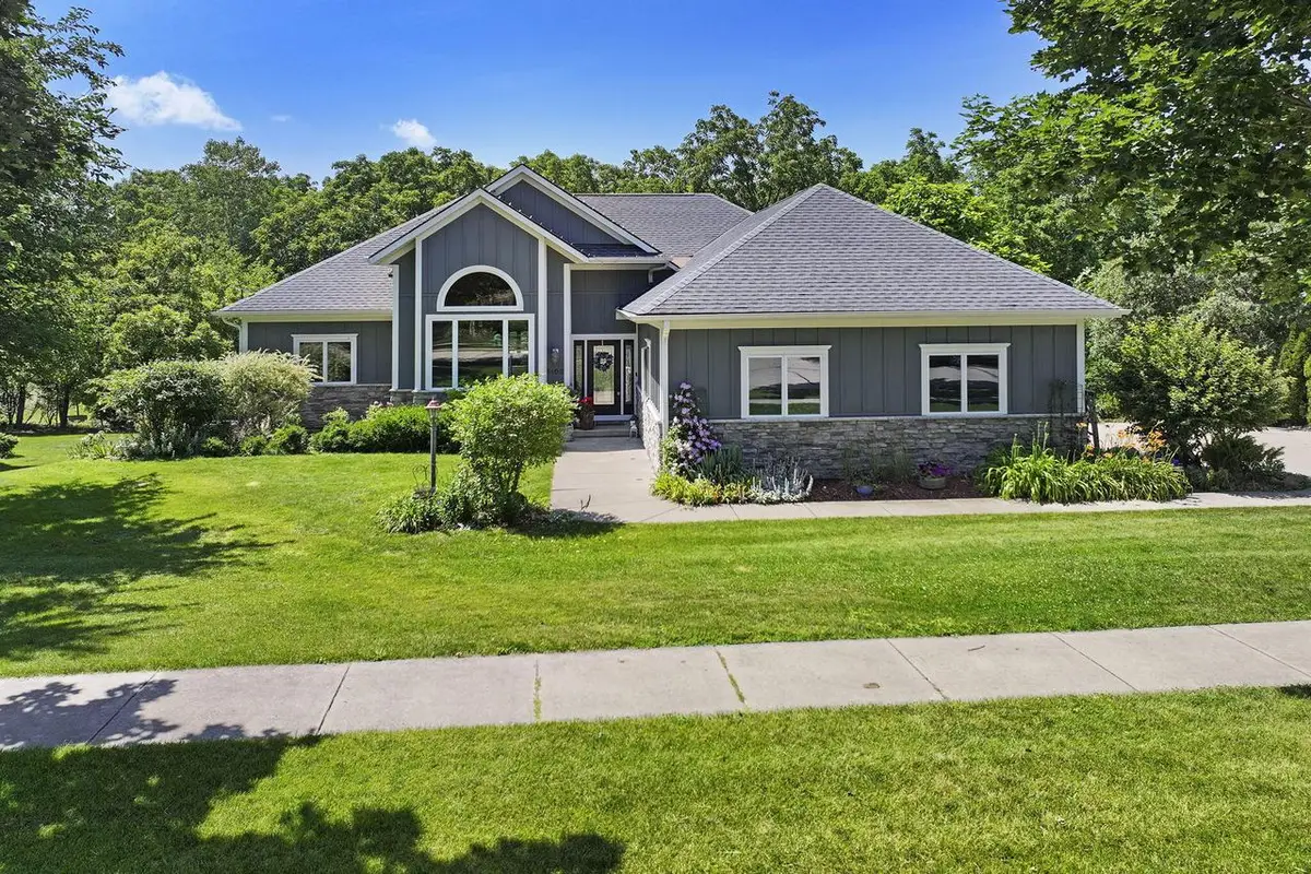 1109 Cooper Hawk DRIVE, Burlington, WI 53105 - #1