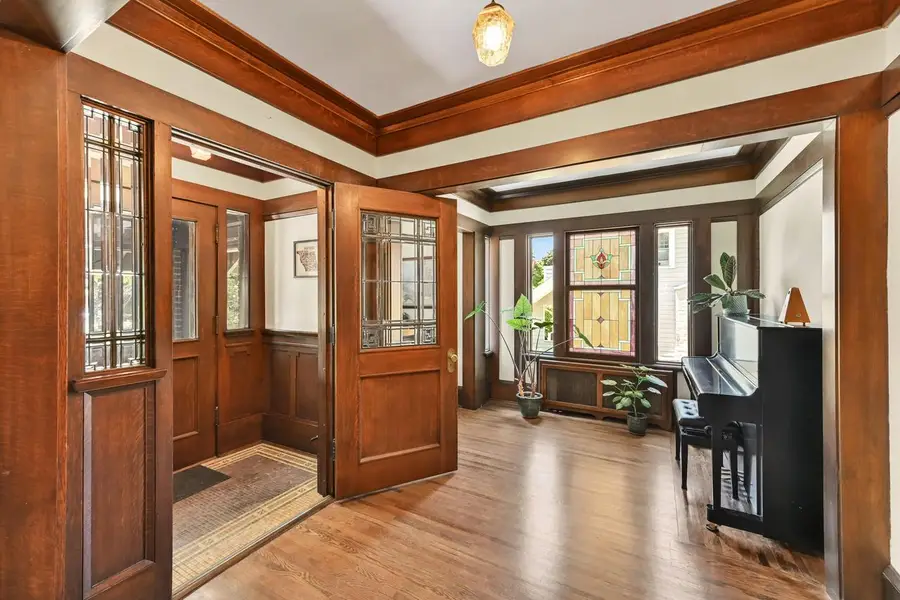 2524 E Menlo BOULEVARD, Shorewood, WI 53211 - #3