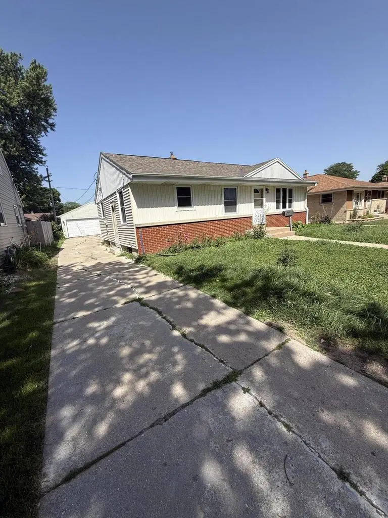 3631 S 82nd STREET, Milwaukee, WI 53220 - #3