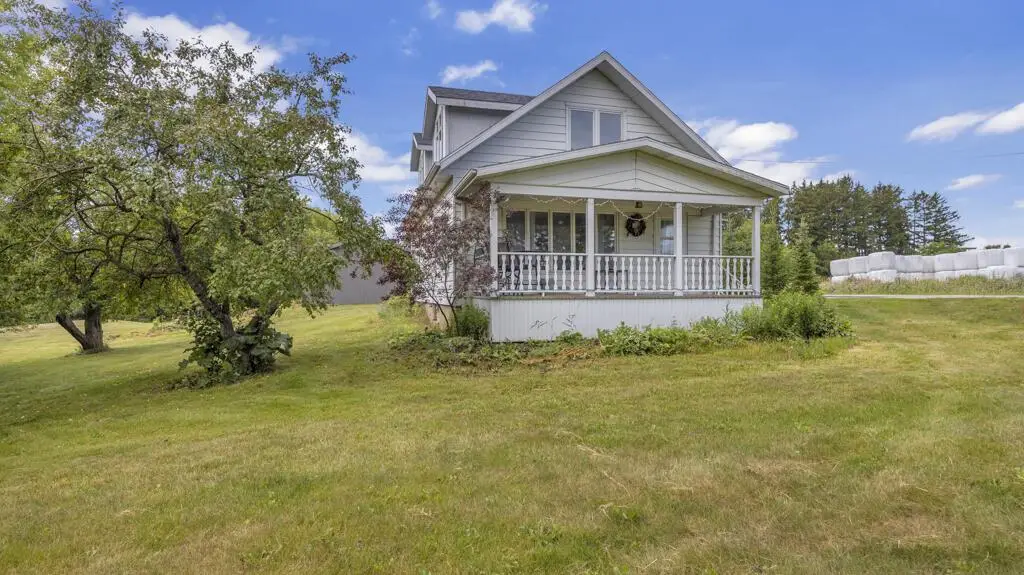 2917 Stone ROAD, Manitowoc, WI 54220 - #1