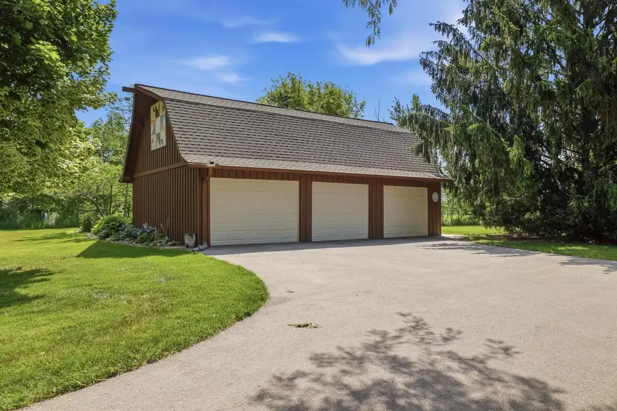 1291 Paradise DRIVE, West Bend, WI 53095 - #2