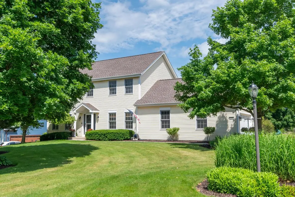 N65W13488 Lilly Creek DRIVE, Menomonee Falls, WI 53051 - #1