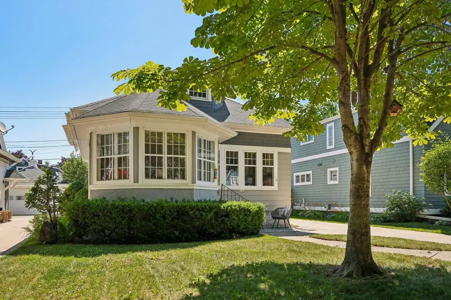 4324 N Woodburn STREET, Shorewood, WI 53211 - #2