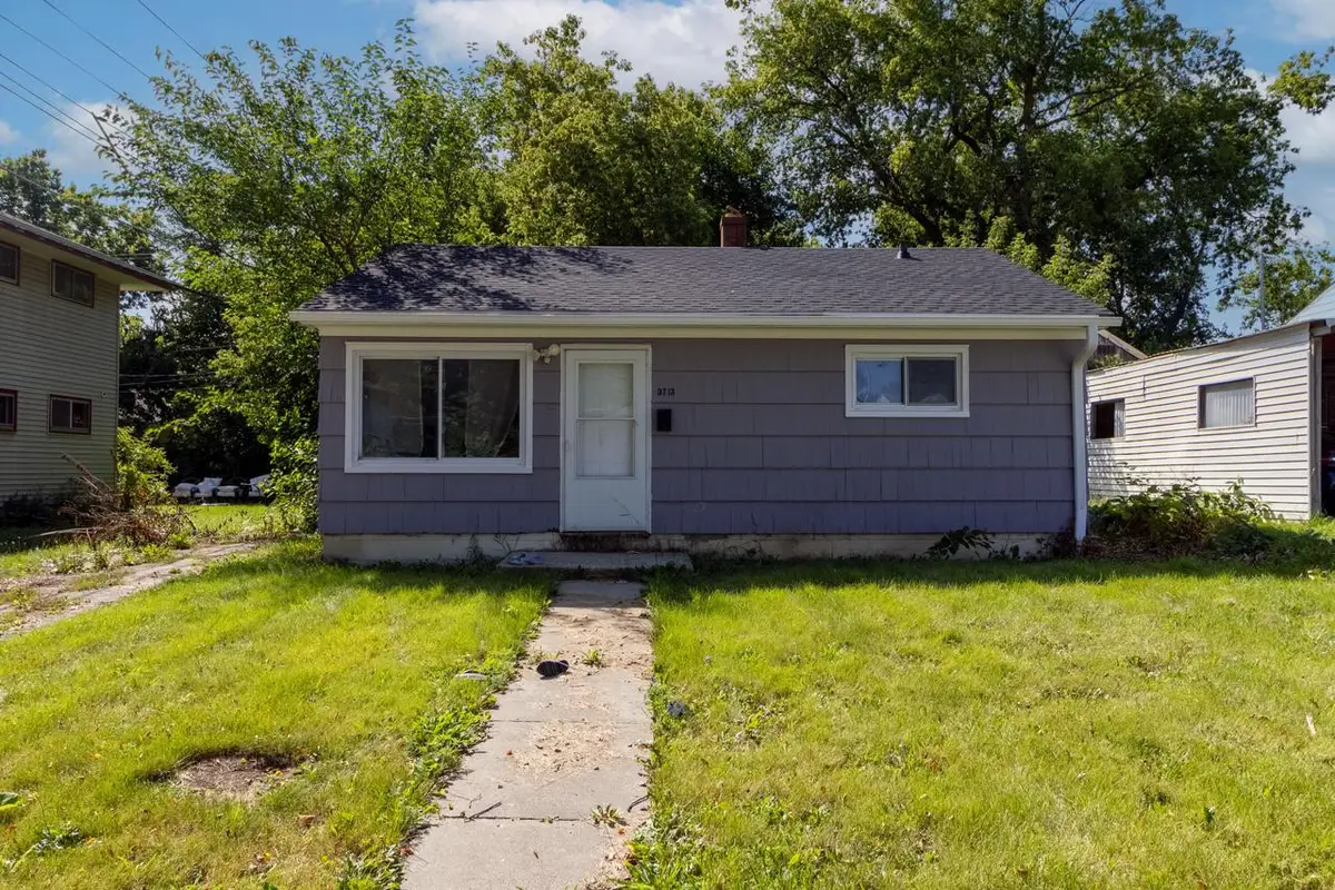 5713 N 61st STREET, Milwaukee, WI 53218 - #1
