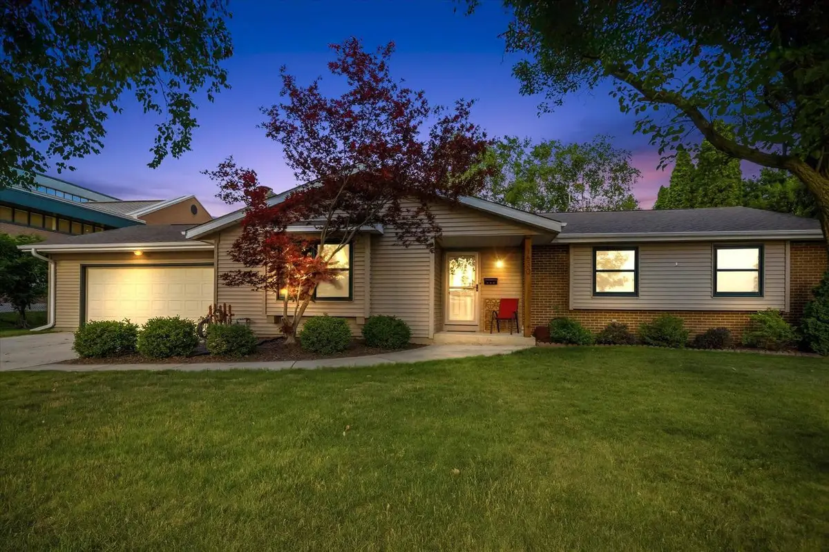 1630 11th AVENUE, Grafton, WI 53024 - #1