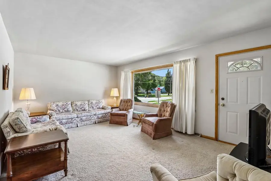 601 Western AVENUE, Waukesha, WI 53188 - #2