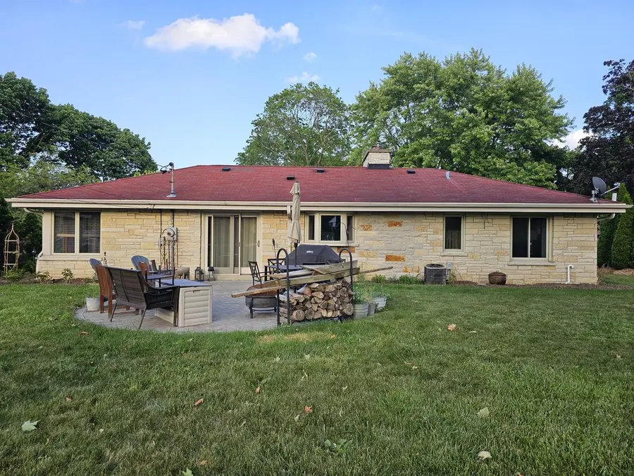 2127 N Crestview COURT, Wauwatosa, WI 53226 - #2