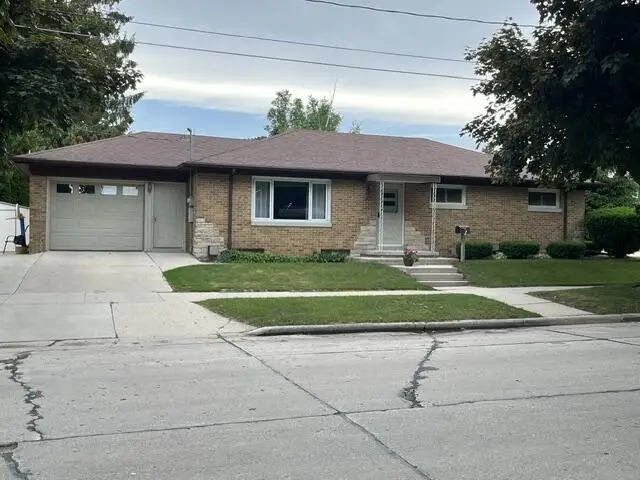 2504 S 8th STREET, Manitowoc, WI 54220 - #1