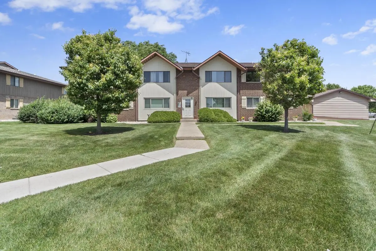 10364 W Whitnall Edge COURT #202, Franklin, WI 53132 - #1