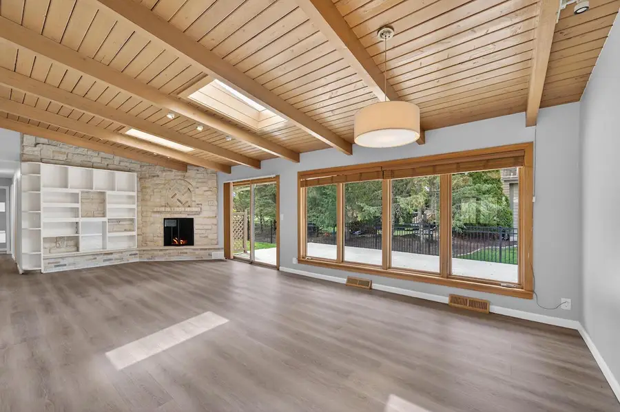 807 E Wahner PLACE, Bayside, WI 53217 - #2
